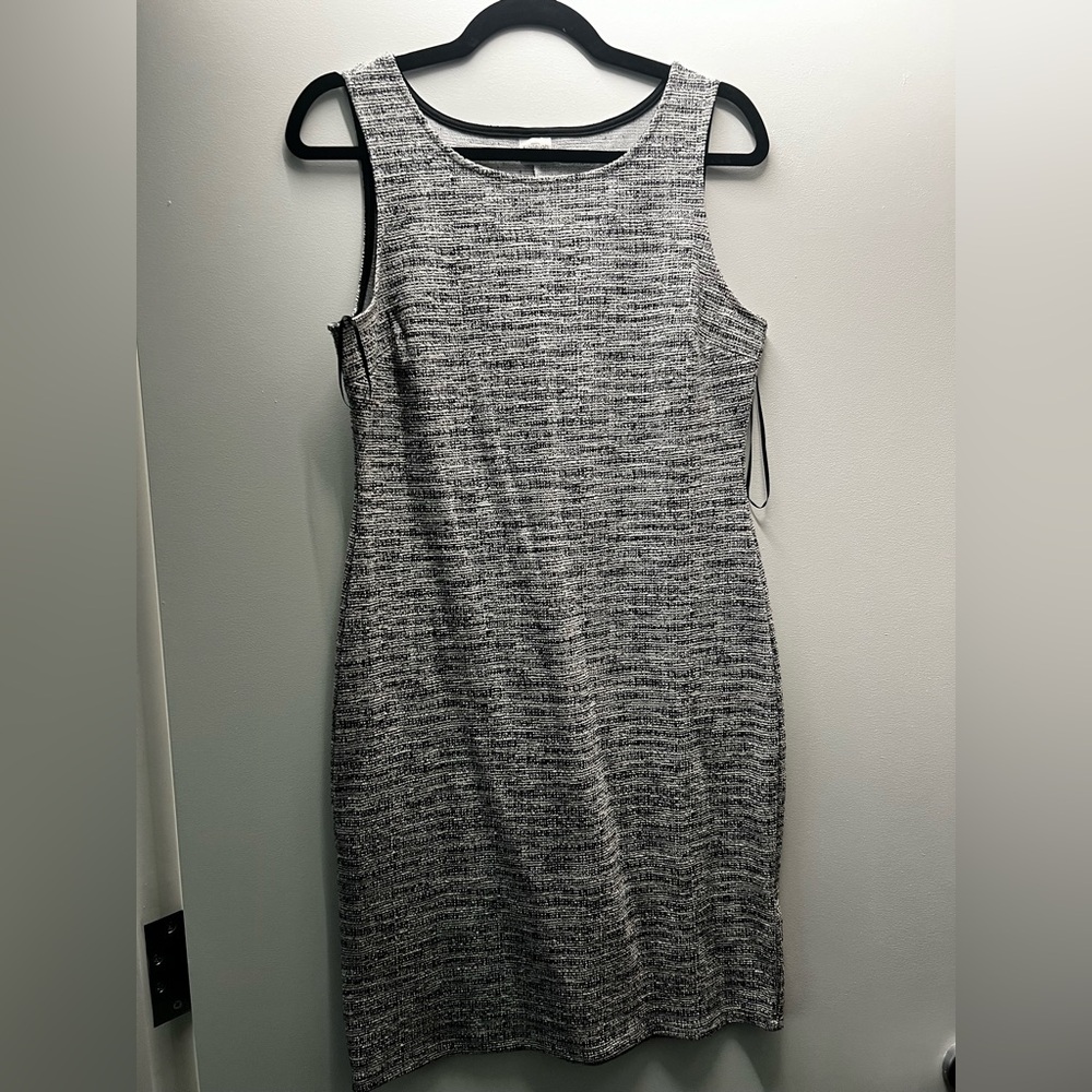 Hailey 23 Morton Knit Dress, light weight knee length dress - Medium